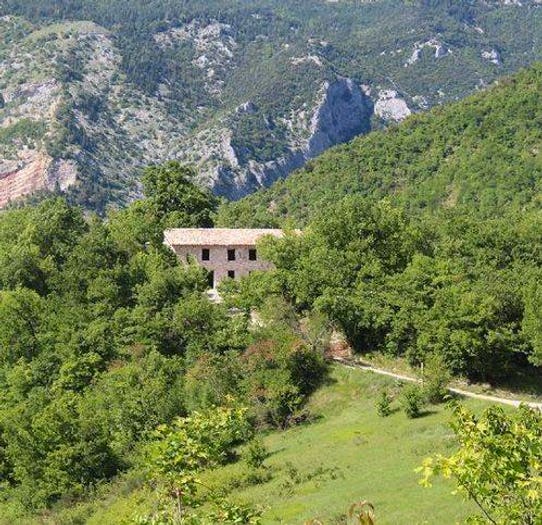 Casa con 6 locali in vendita in Via Furlo, Acqualagna