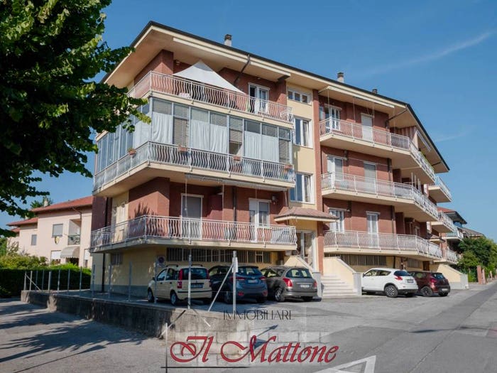 Appartamento quadrilocale in vendita in Via Vittorio Baravalle, Centro, Fossano