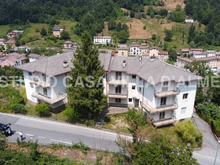 Appartamento trilocale in vendita in Via Brigata Lupi di Toscana, Selino Basso, Sant'Omobono Terme