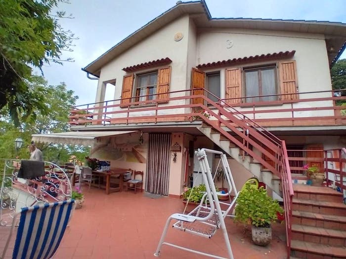 Casa con 6 locali in vendita in Marliana