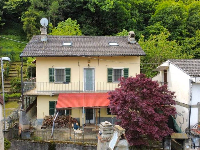 Casa quadrilocale in vendita in Borgata Lanzore, Comboira Lanzore, Villar Focchiardo
