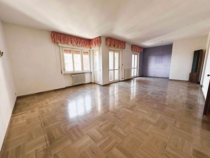 Appartamento con 5 locali in vendita in Adriatico, Ancona