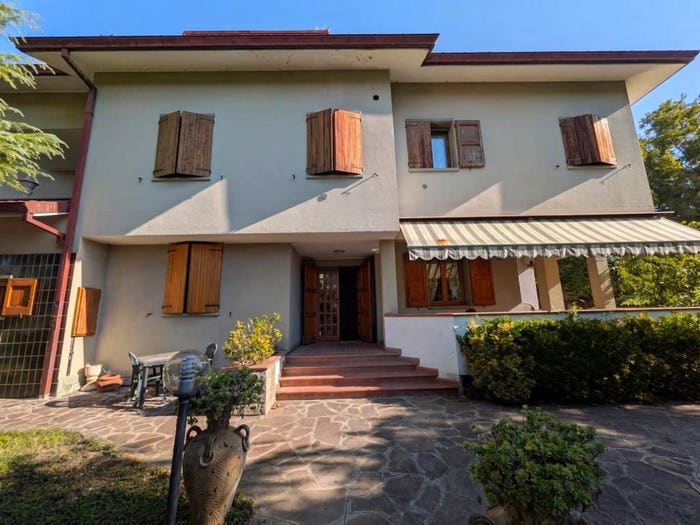 Casa con 6 locali in vendita in Via Enrico Fermi, Centro, Nonantola