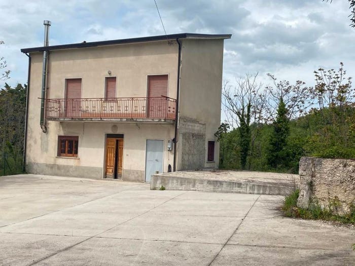 Appartamento trilocale in vendita in Contrada Fontana Marena, Castelfranci