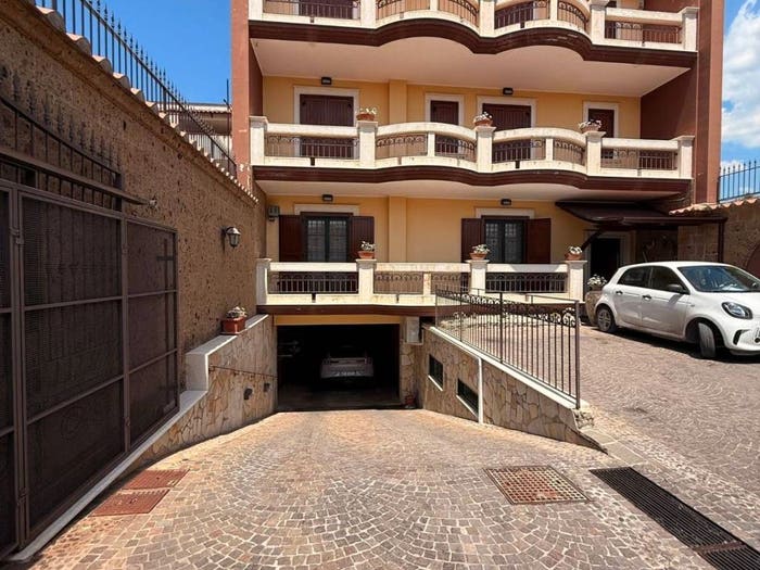 Casa con 6 locali in vendita in Via Ficucella, Maddaloni