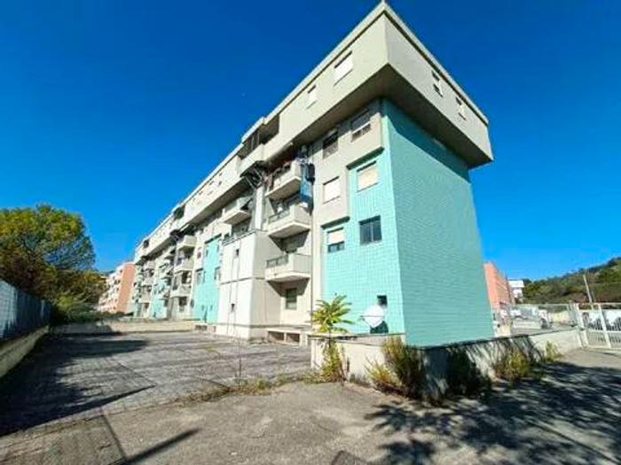 Casa in vendita in Largo Padre Alberto Mileno, Colli Innamorati Madonna, Pescara