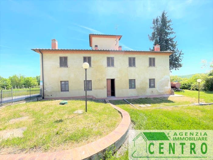 Casa con 6 locali in vendita in Centro, Poggibonsi