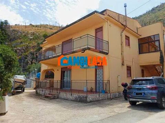 Casa quadrilocale in vendita in Centro, Altofonte