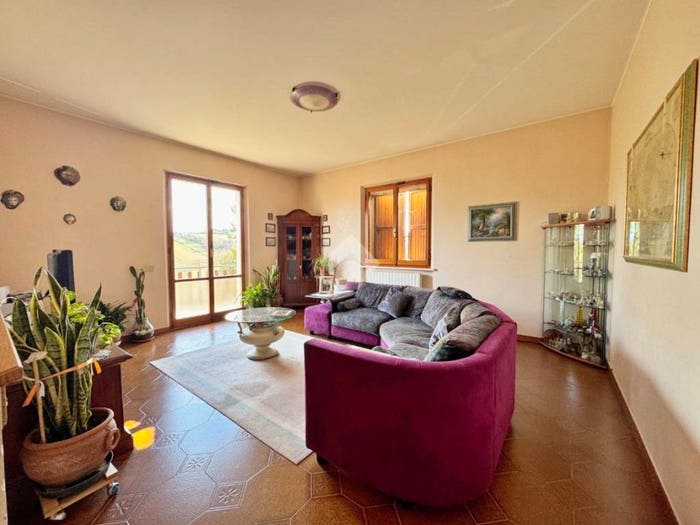 Casa con 6 locali in vendita in Via farneto, Montelabbate