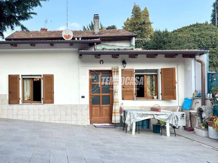 Casa quadrilocale in vendita in Via Ronchetti B, Oleggio Castello