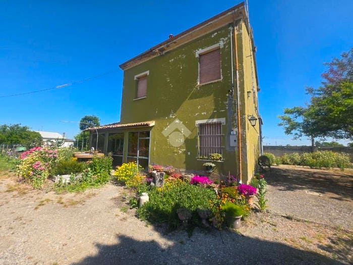 Casa con 5 locali in vendita in Via Piangipane, Camerlona, Ravenna