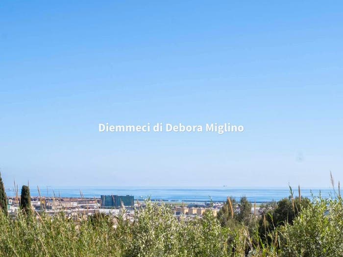 Appartamento con 6 locali in vendita in piazza Consigliere, Sestri Ponente, Genova