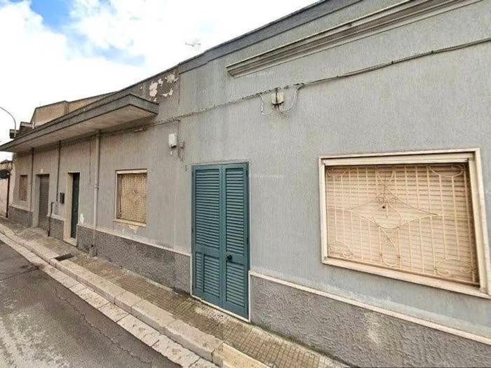 Casa con 6 locali in vendita in Via Cuneo, Mesagne