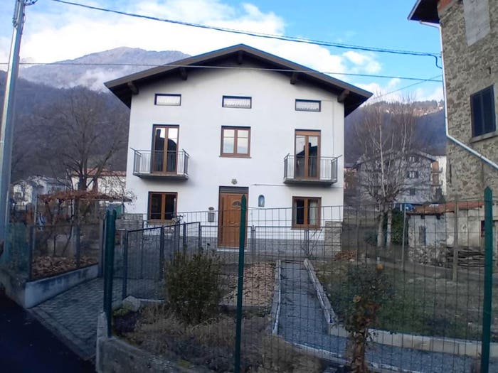 Casa quadrilocale in vendita in Frazione Civo Centro, Civo