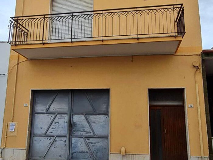Appartamento quadrilocale in vendita in Via Verona, Lequile
