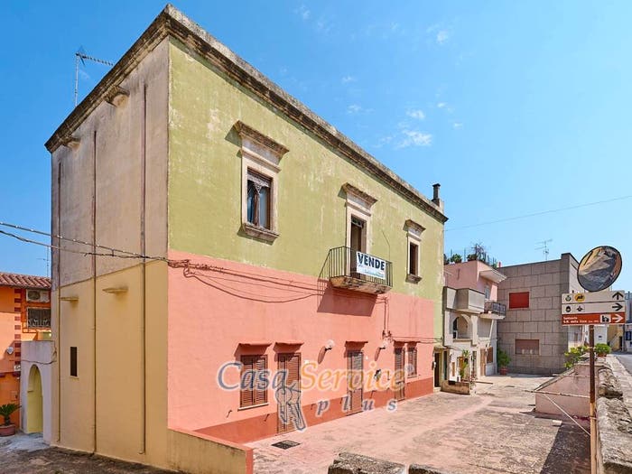 Casa con 6 locali in vendita in Via Roma, Alezio