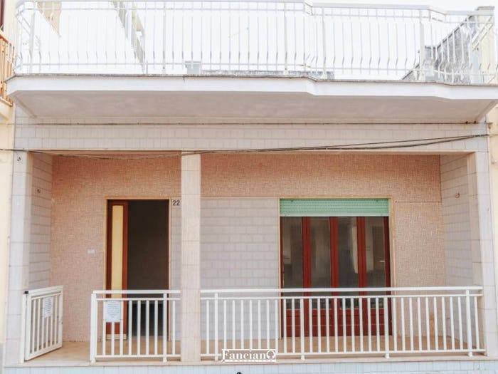 Appartamento con 6 locali in vendita in Via Cesare Augusto, Centro, Nardò