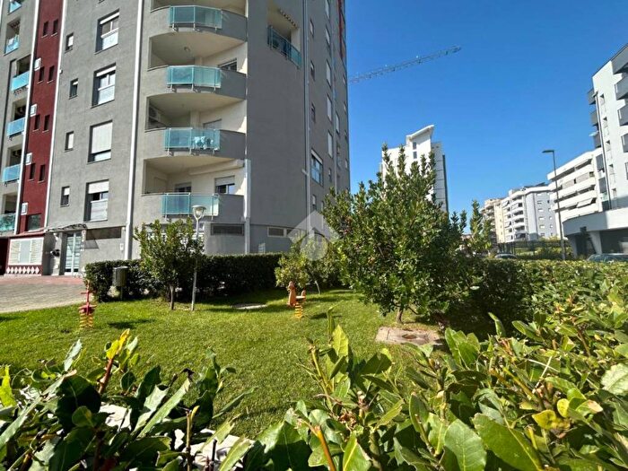 Appartamento trilocale in vendita in Via Giovambattista Lupia, Popilia Vagliolise, Cosenza