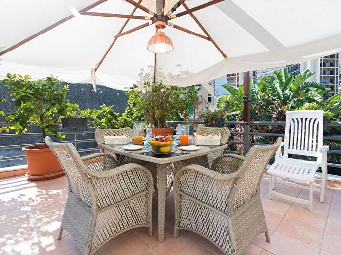 Casa con 6 locali in vendita in Via Sferracavallo, Sferracavallo Barcarello, Palermo
