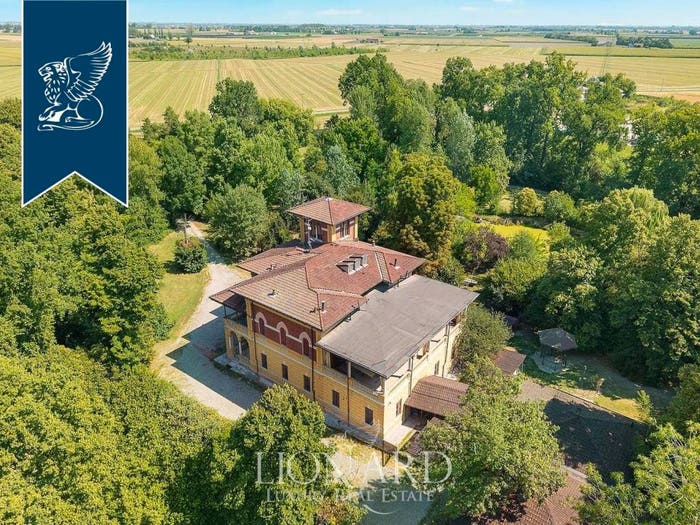 Casa con 6 locali in vendita in Crevalcore