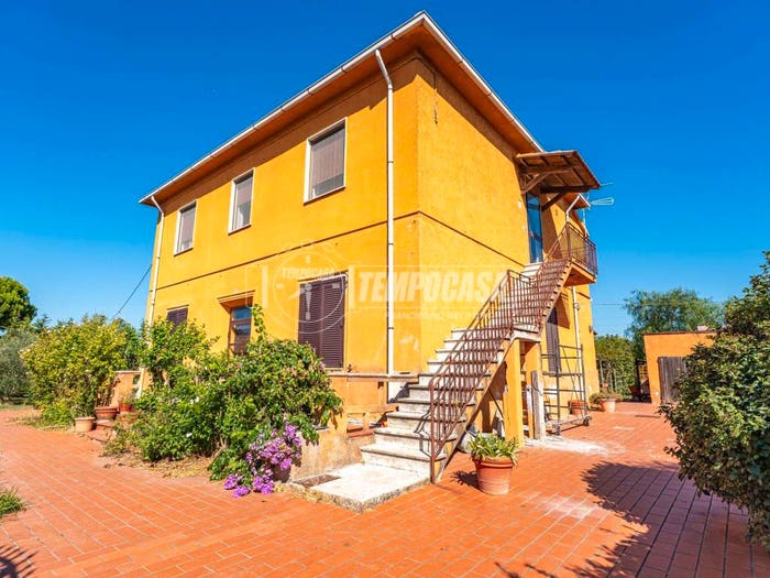 Appartamento trilocale in vendita in Località Colmata, Colmata, Piombino