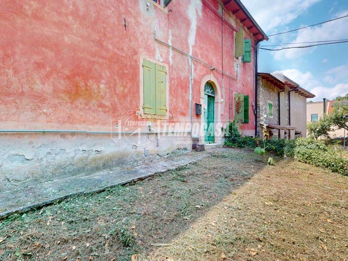 Casa con 6 locali in vendita in Via Roda, Centro, Camugnano