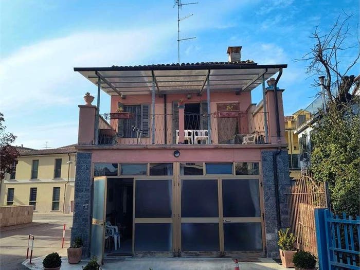 Casa con 6 locali in vendita in Nizza Monferrato