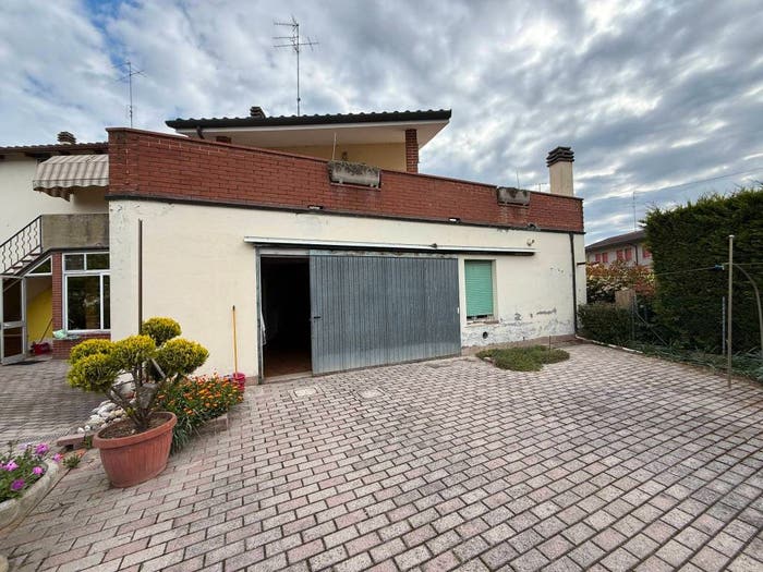 Appartamento con 5 locali in vendita in Via Giorgio De Chirico, Centro, Argenta