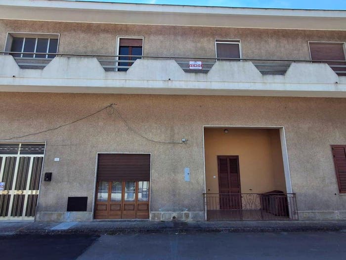 Appartamento con 6 locali in vendita in Via Piave, Galugnano, San Donato di Lecce