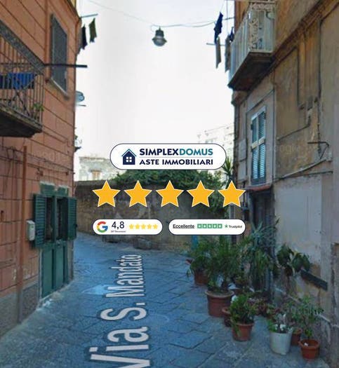 Appartamento con 6 locali in vendita in Via S Mandato, Piazza Canneto Salvator Rosa, Napoli