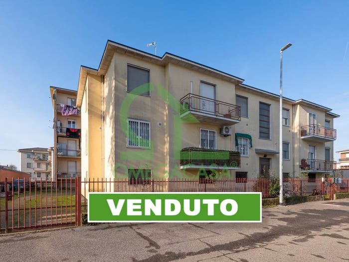 Appartamento quadrilocale in vendita in Via Santa Chiara, Centro, Casalpusterlengo