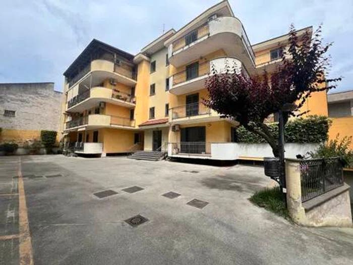 Appartamento trilocale in vendita in Via San Simeone No Number, Marcianise