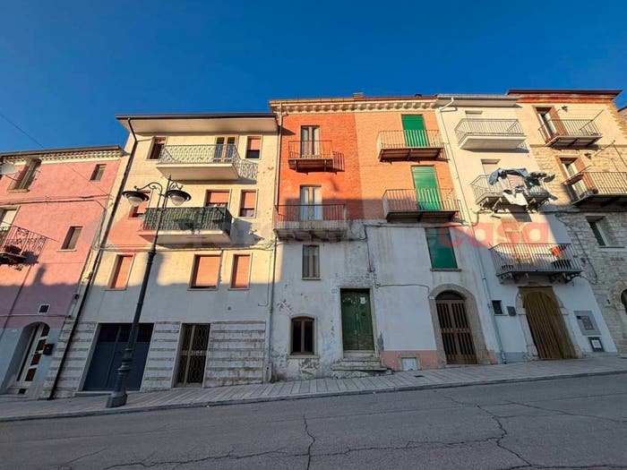 Casa con 5 locali in vendita in Corso Umberto I, Montagano