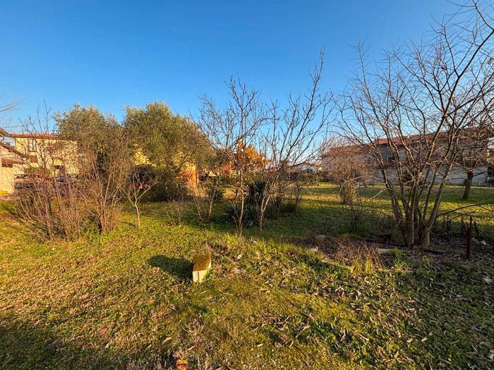 Casa con 6 locali in vendita in Centro, Monzambano