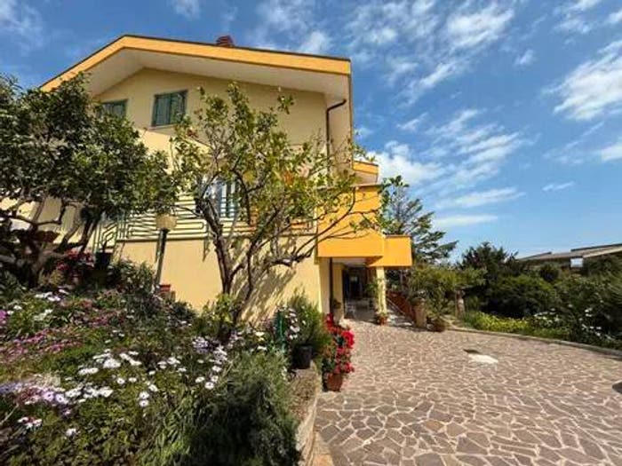 Casa con 6 locali in vendita in Contrada Ributtini No Number, Cupello
