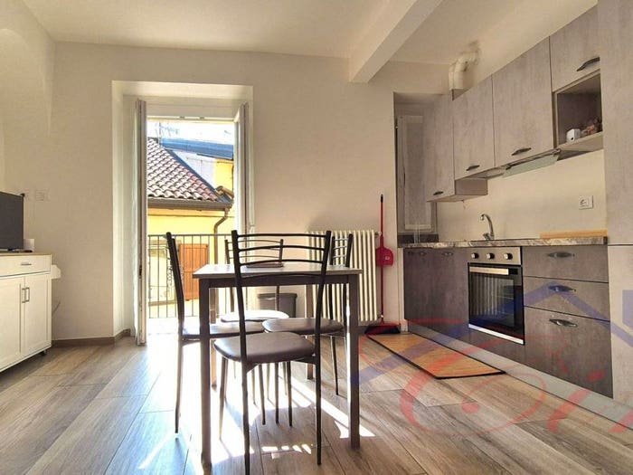 Appartamento trilocale in vendita in Via Roma, Vercurago