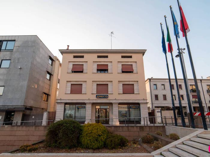 Appartamento con 6 locali in vendita in Piazzale XX Settembre, Centro Storico, Pordenone