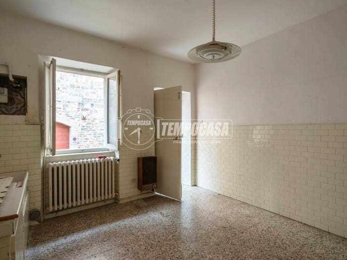 Casa quadrilocale in vendita in Vicolo Orto, Centro, Matelica