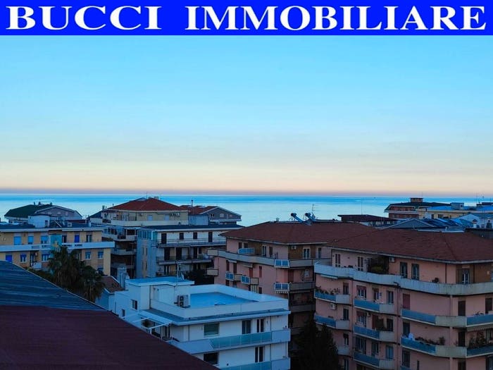 Casa con 5 locali in vendita in Via Vittorio Veneto, Viale Bovio Piazza Duca degli Abruzzi, Pescara