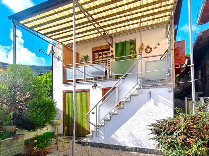 Casa con 6 locali in vendita in Frazione Villa, Villa Nabian, ChallandSaintVictor