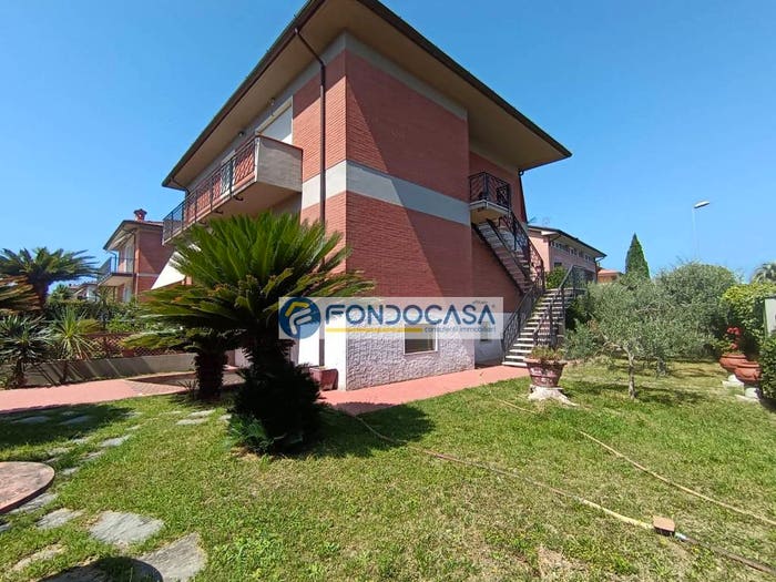Casa quadrilocale in vendita in via labindo, Marina di Carrara, Carrara