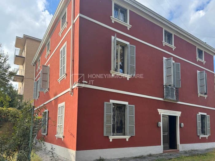 Casa con 6 locali in vendita in Parco Ducale Oltretorrente, Parma