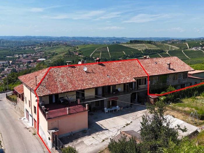 Casa con 6 locali in vendita in Via Moglia Gerlotto, Diano d'Alba