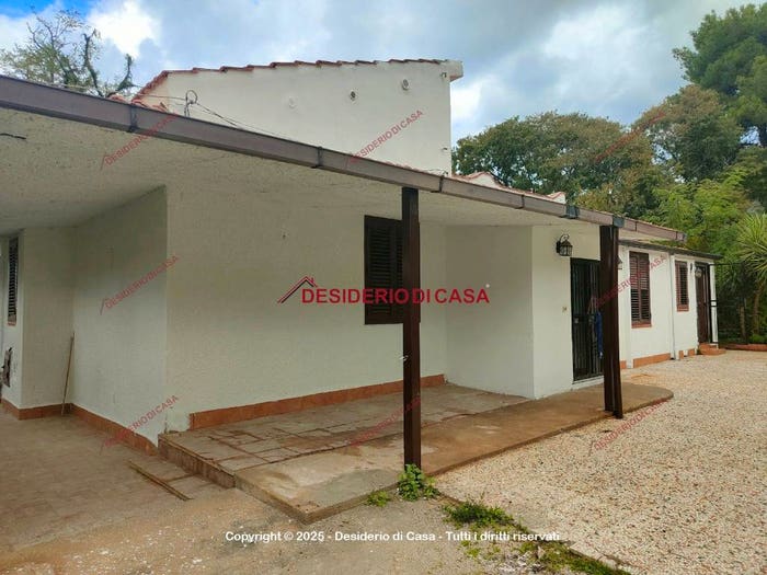 Casa con 6 locali in vendita in Via Ercole, Zona Industriale, Carini