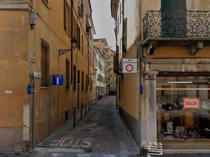 Appartamento trilocale in vendita in Via Frutta, Centro, Mantova