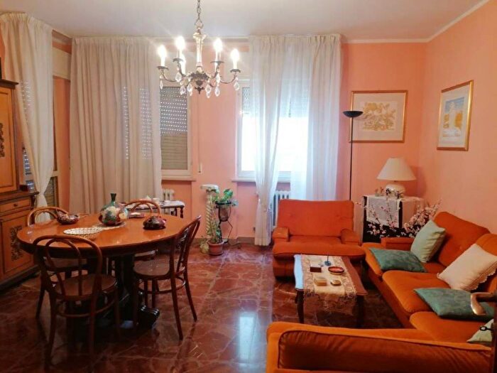 Appartamento con 6 locali in vendita in Centro, Urbino