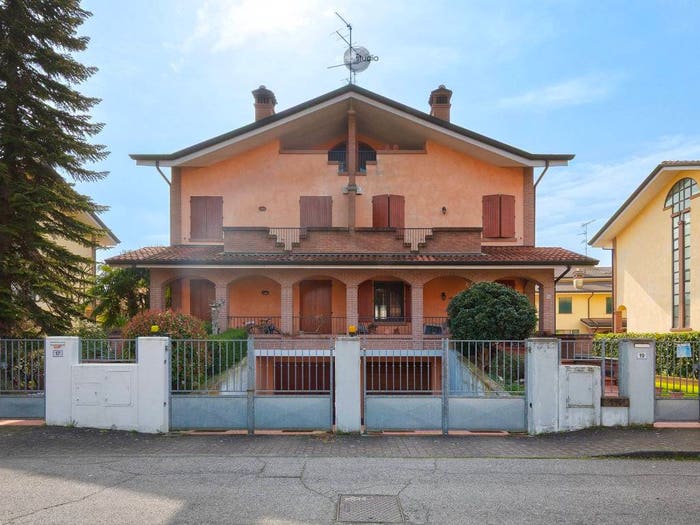 Casa quadrilocale in vendita in Via Martiri Gennaio, Centro, Correggio