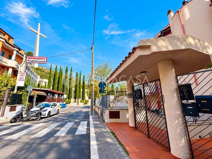 Appartamento con 6 locali in vendita in Via Santa Barbara, San Giovanni Rotondo