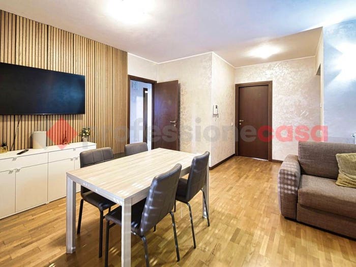 Appartamento trilocale in vendita in Viale Italia, Centro, Lentate sul Seveso