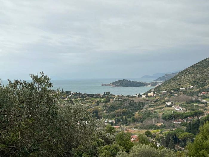 Casa con 6 locali in vendita in Via Monte Lombone, Gaeta